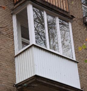 Остекление, обшивка, утепление лоджий, балконов установка балкона с обшивкой профнастилом.JPG