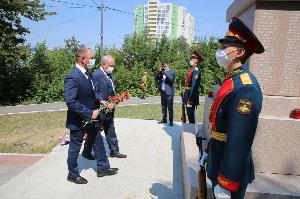 В Уфе в День памяти и скорби на Сергиевском кладбище состоялось возложение цветов Республика Башкортостан 112.jpg