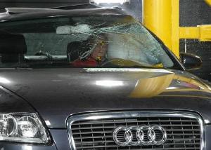 Audi А6 защитит водителя, но убьет пешехода 03.jpg